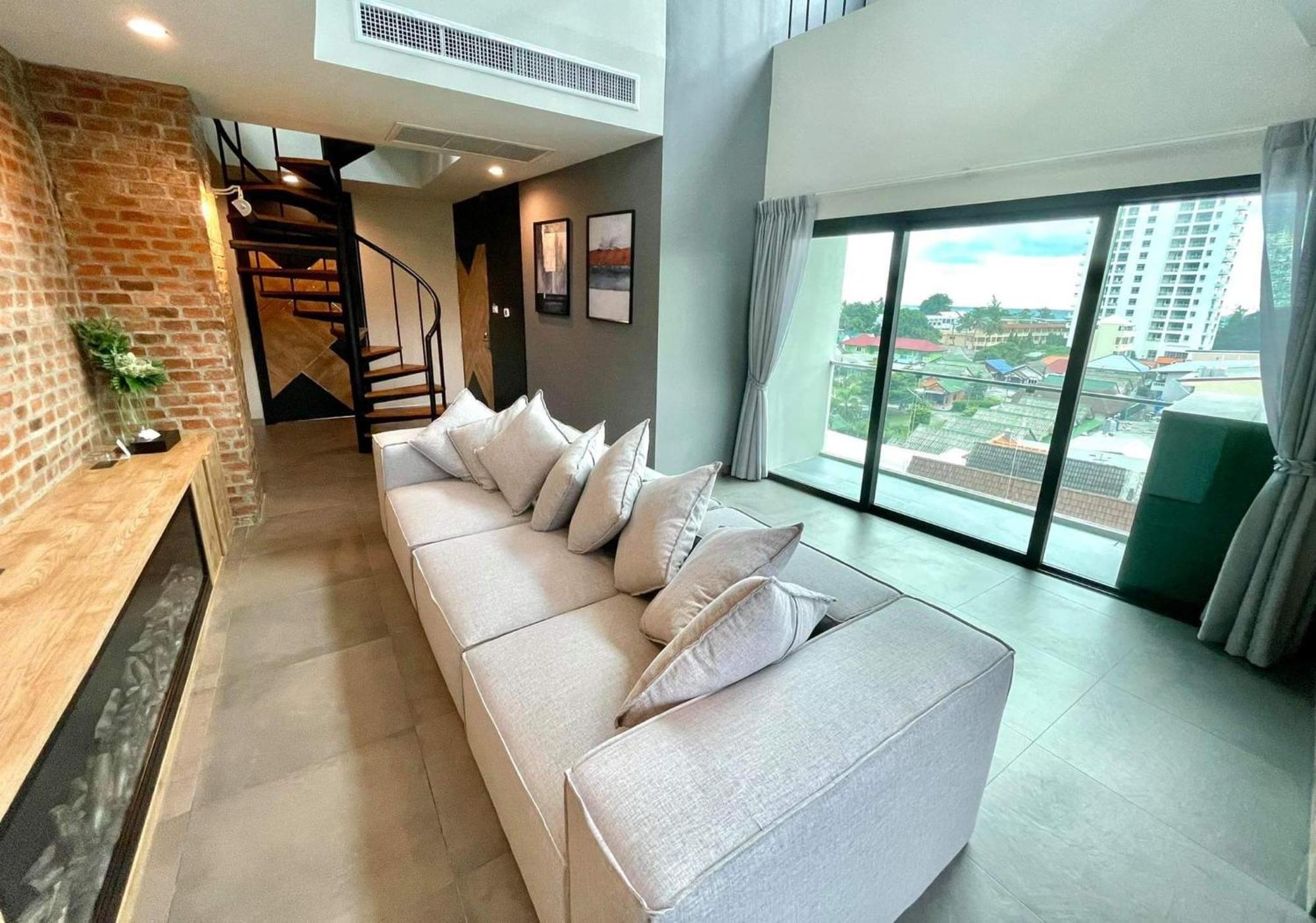 Room Actually Service Apartment Karon Екстериор снимка