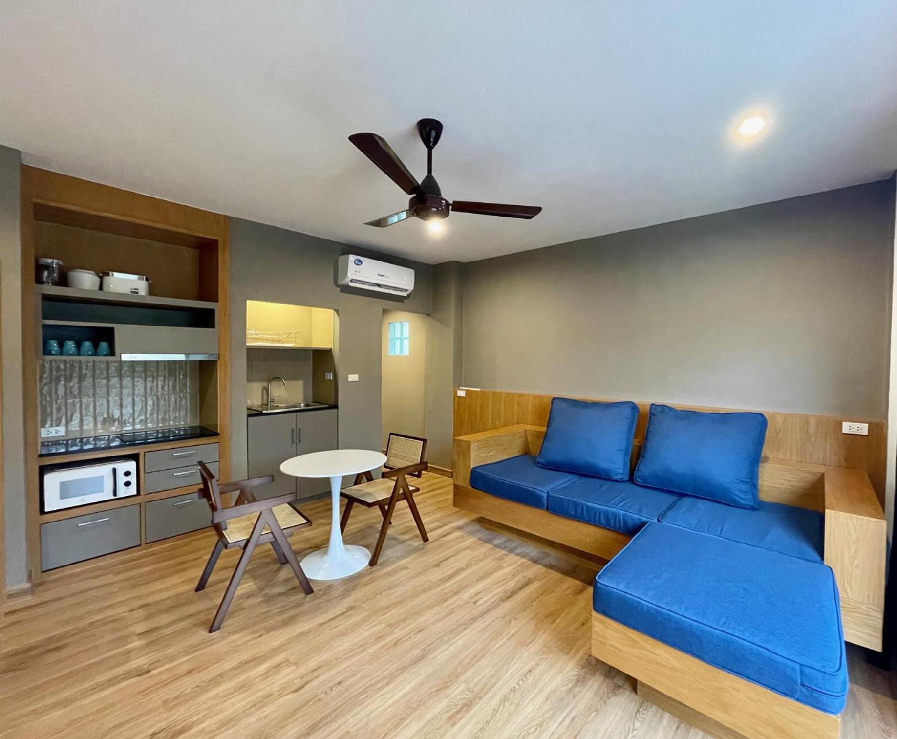 Room Actually Service Apartment Karon Екстериор снимка