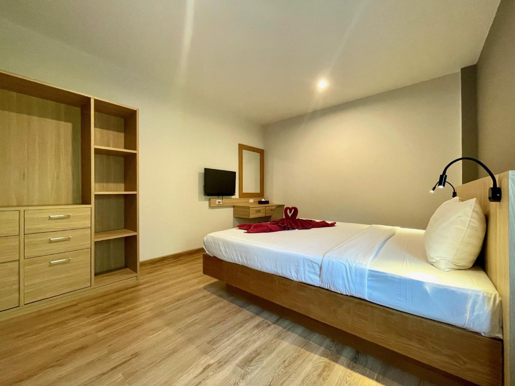Room Actually Service Apartment Karon Екстериор снимка